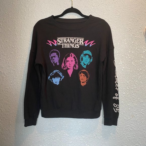 Stranger Things Summer of 85 Netflix Junior's Size XS Black Long Sleeve Sweater - Picture 1 of 7